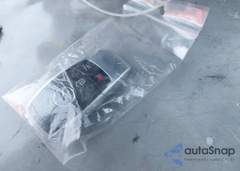 2020 Mercedes-Benz E 350 from USA, damaged, VIN WDDZF8DB5LA752748